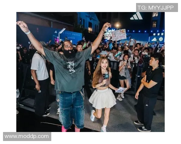 篮球与足球明星的魅力与球迷热情交织的精彩瞬间 篮球与足球明星的魅力与球迷热情交织的精彩瞬间