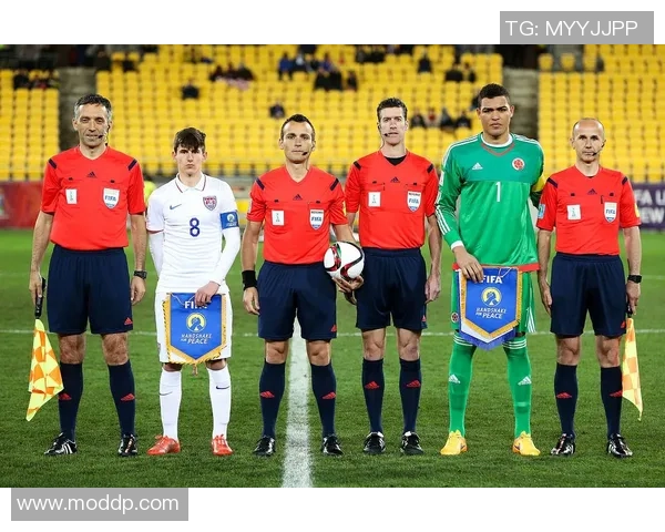 足球明星在四十岁后告别赛场回顾辉煌职业生涯与未来新篇章